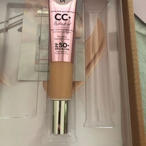 It Cosmetics Illuminating CC Cream Medium